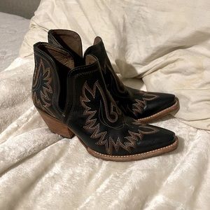 Ariat short cowboy boot
